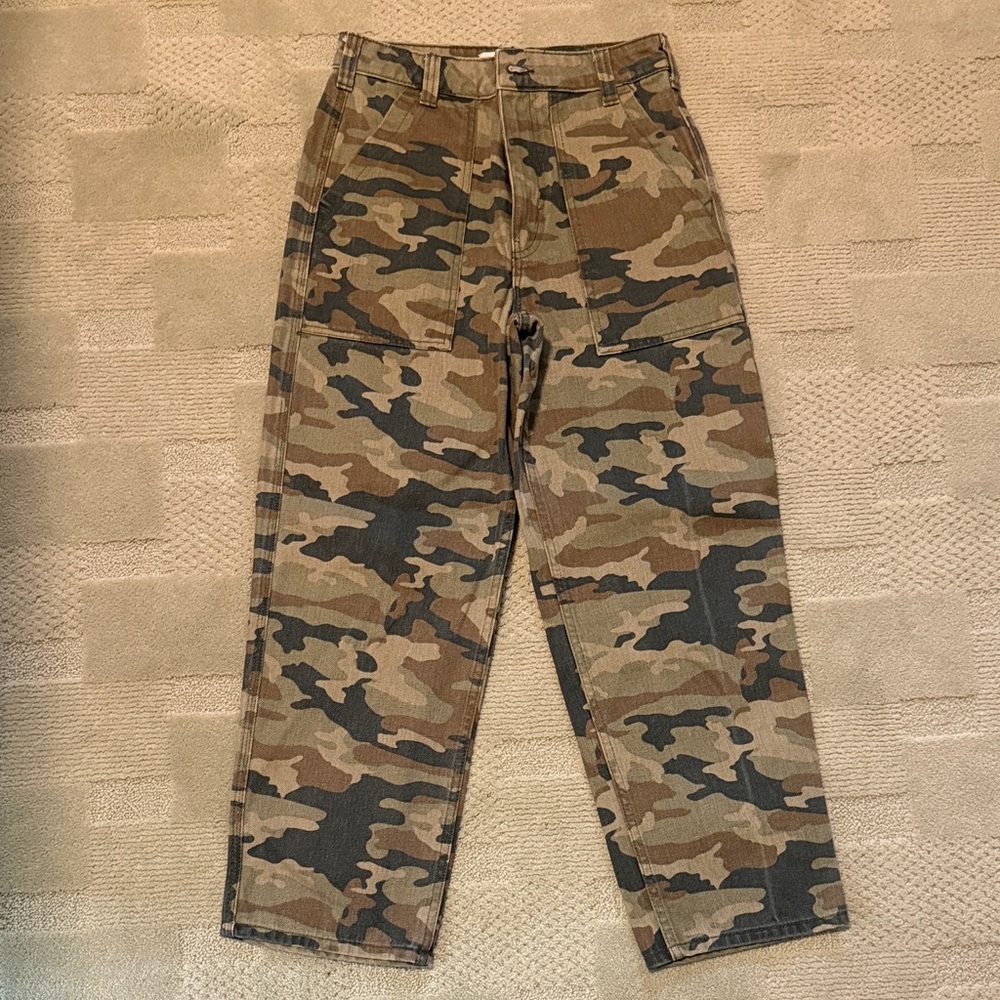 We The Free wide leg camo pants, size 26